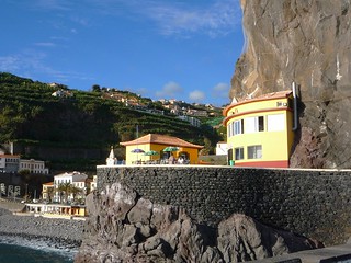 Pittoreske Lage zwischen Calheta und Funchal Madeira