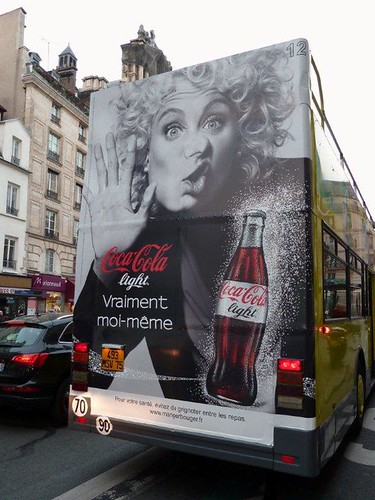 Paris Bus Coca cola light by descartes.marco