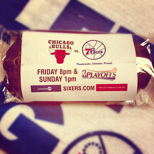 Join the @SixersDreamTeam and @flightsquad76 from 12-1PM at Love Park for a @tastybakingco giveaway!