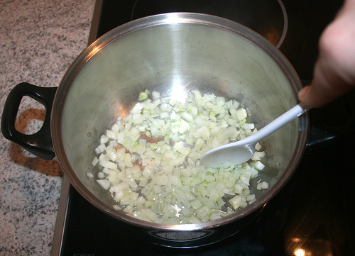 20 - Zwiebeln andünsten / Saute onions