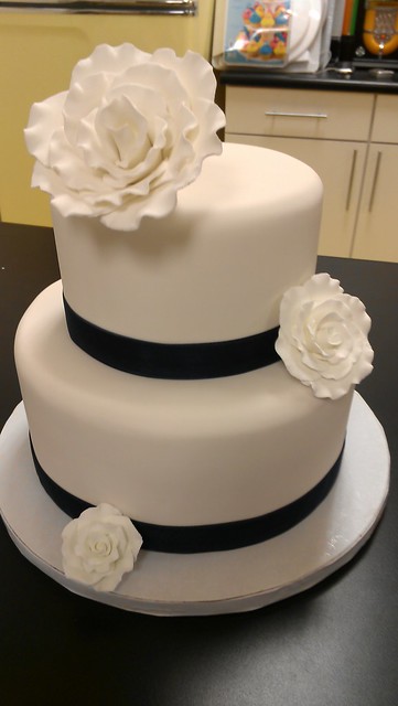 Fondant White Roses and Navy Blue wedding cake