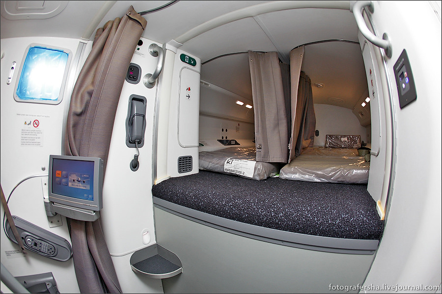 Салон самолета Boeing-787 Dreamliner