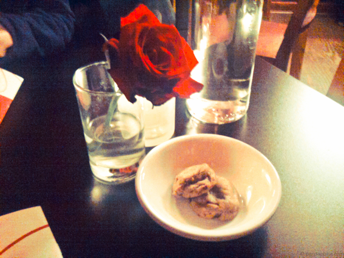 starters: rose and mini cookies