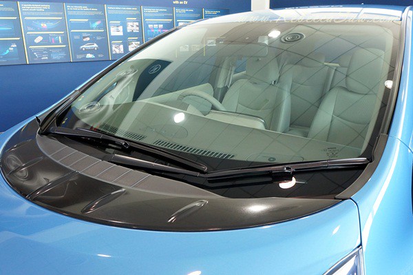 nissan leaf - all electric car-004