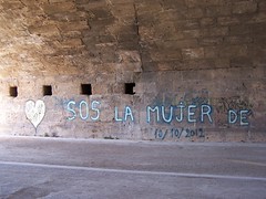 Pintadas en puentes históricos de Valencia 9 de marzo 2012