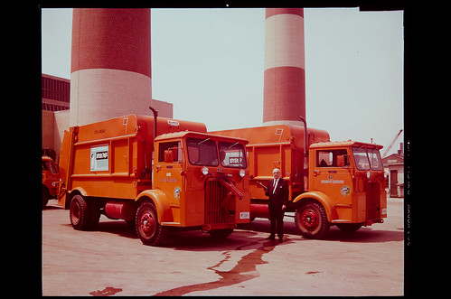 Mayor Richard J. Daley's early 1960s Clean Up Chicago campaign, Sleeve 16, Image 1 by UIC Digital Collections