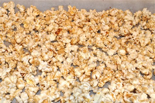 popcorn with maple syrup & salt 12