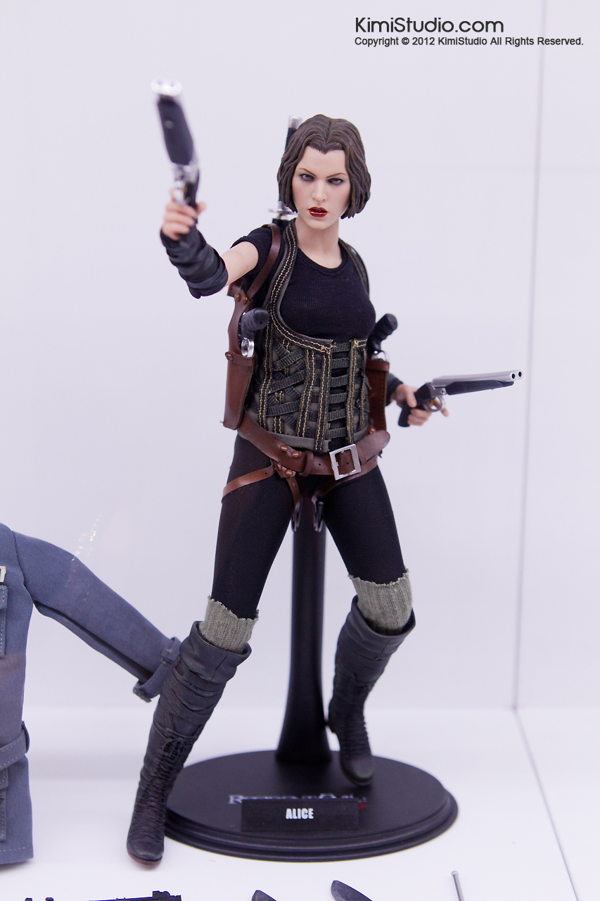 2011.11.12 HOT TOYS-113
