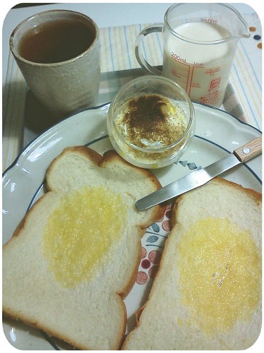 早餐 ::: 奶油吐司+蛋+無糖豆漿200cc+決明子茶 by 南南風_e l a i n e