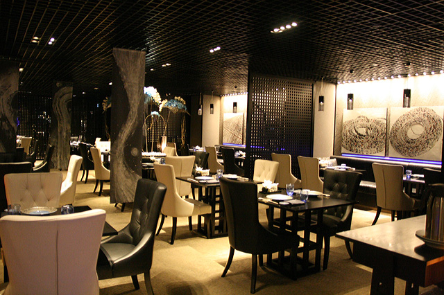 Mikuni's interior is modern, elegant and dressed in high contrasts