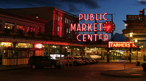Pike Place Market, Seattle (by: Michael Righi, creative commons license)