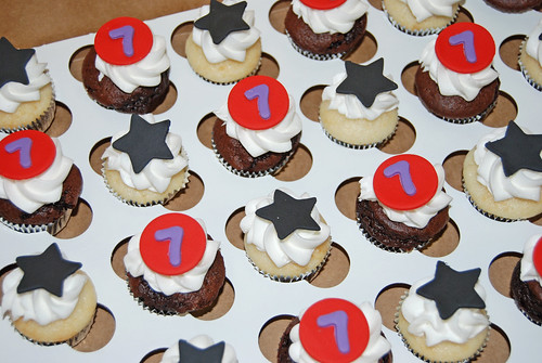 7th birthday magic themed mini cupcakes