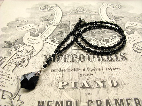 Baroque Nouveau necklace in black