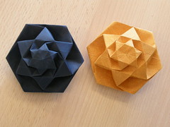 Double star puff pyramid by Robin Scholz