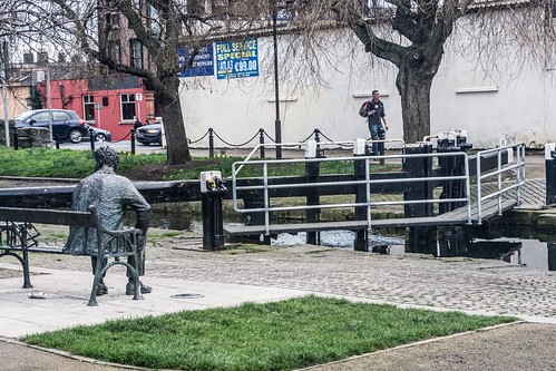 Royal Canal 2nd. Lock - Statue of Brendan Behan by infomatique