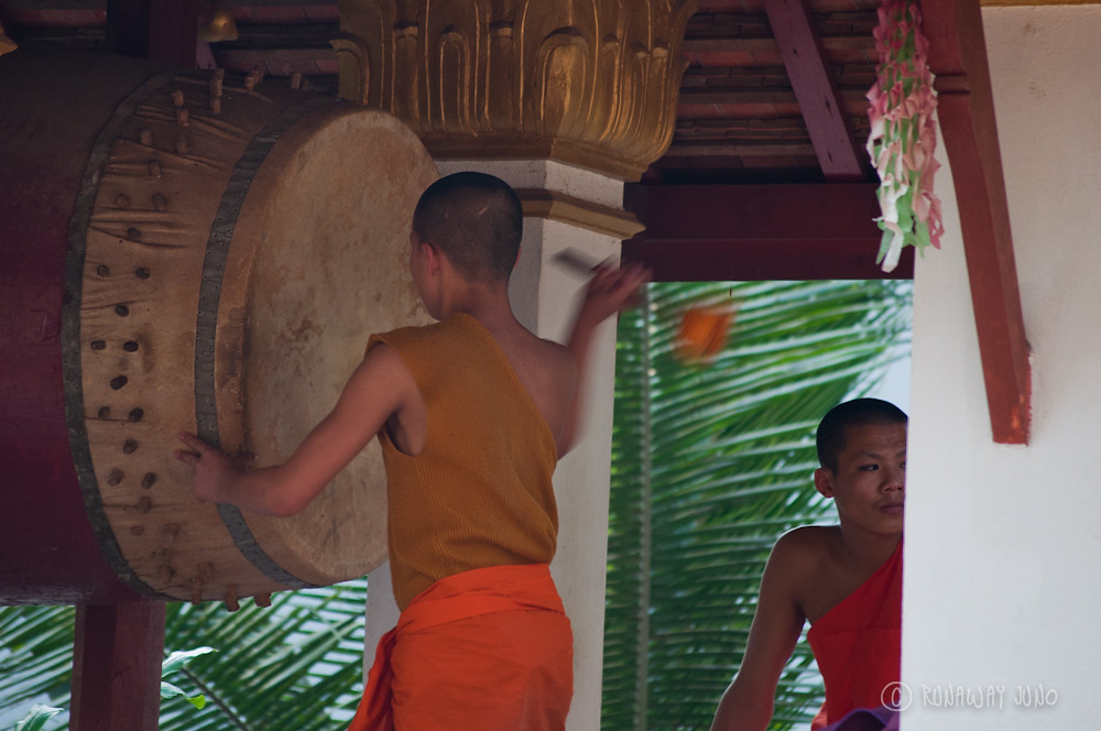 Drumming at Wat Visounnarath