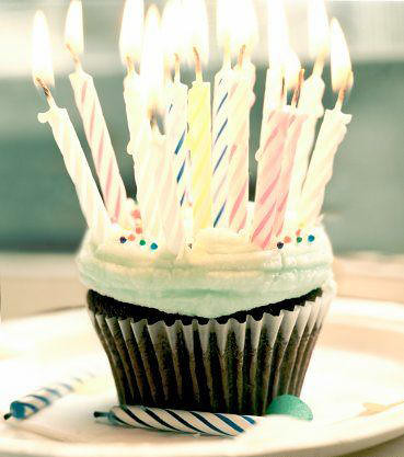 The_birthday_cupcake_by_instantvoodo
