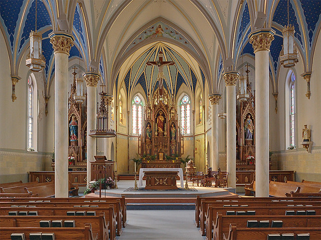 Saint Peter Roman Catholic Church, in Jefferson City, Missouri, USA - nave