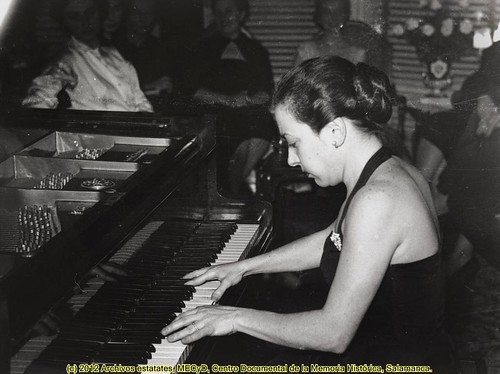 La pianista Alicia de la Rocha en una audición particular. by Octavi Centelles