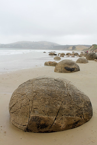 Moeraki boulders