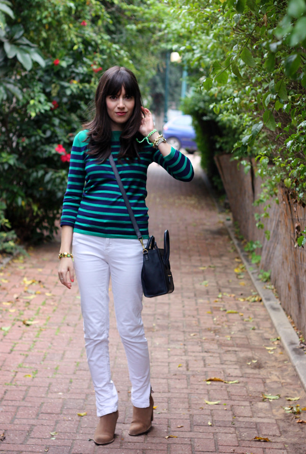 striped_top_white_jeans_celine_bag3