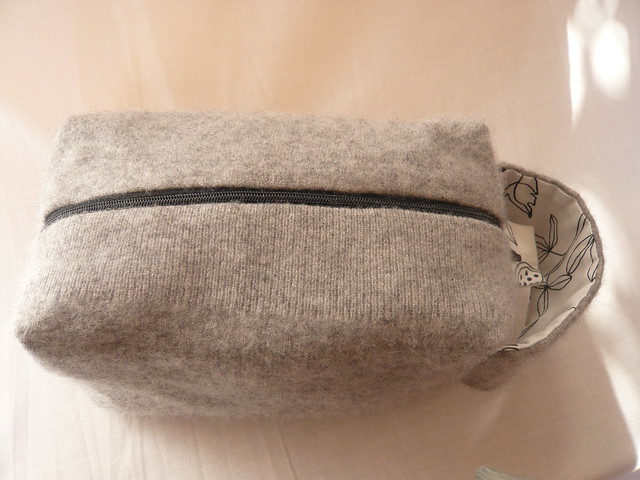 Little grey birdy bag