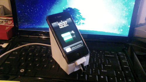 Paper Eco Stand for the iPhone