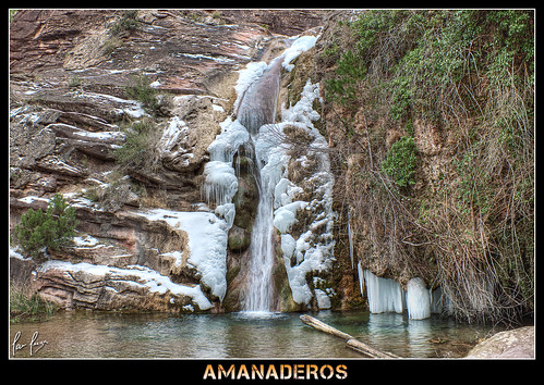 Cascada Amanaderos Helada by eSeKeNNy