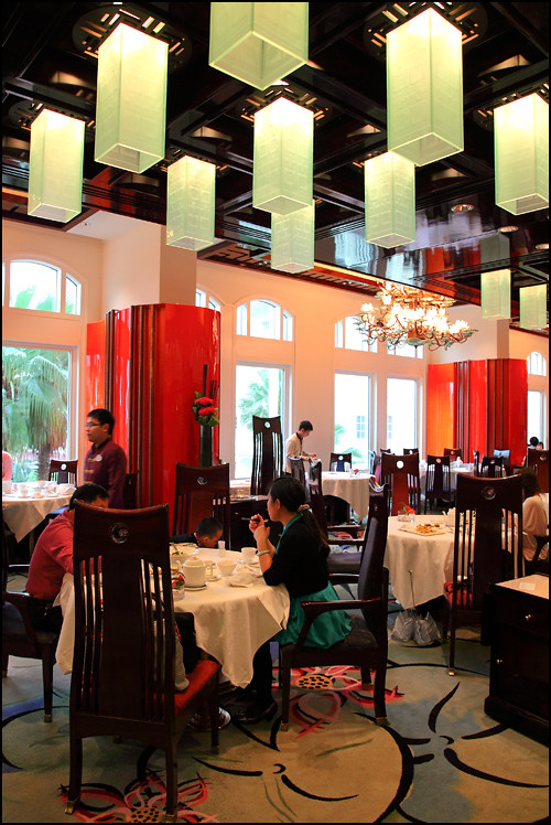 crystal-lotus-restaurant-interior