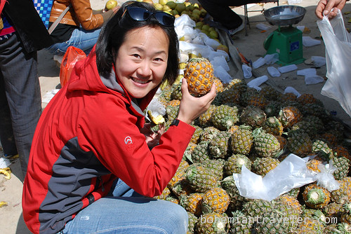juno buying pineapple