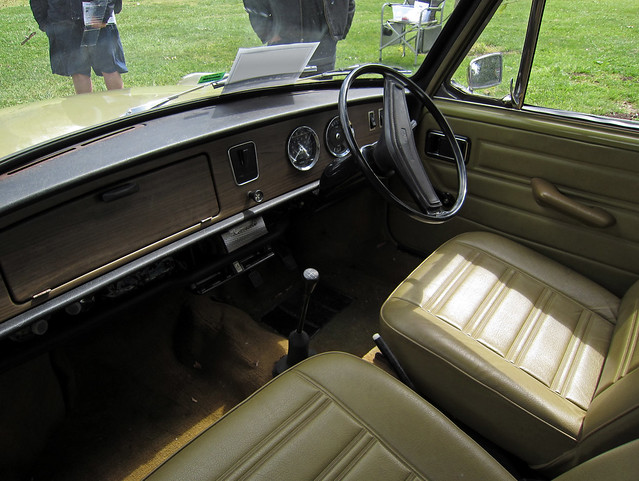 1972 Austin 1300 estate dash