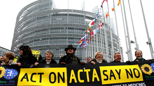 Greens/EFA MEPs protest ACTA