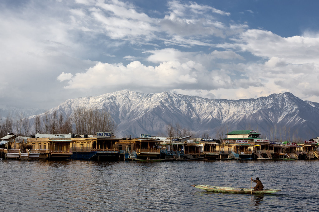 Kashmir 2012 | Dal Lake Against The Himalaya | Winter in Kashmir