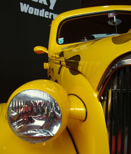 Chevrolet Coupe 1937 Hot Rod Flames gelb 3 gesehen am 31042012 auf der