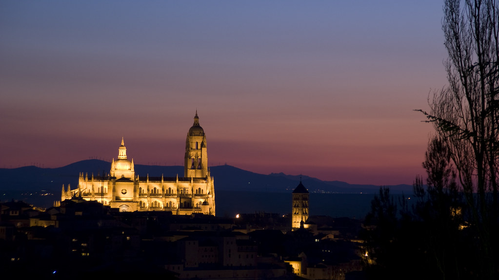 Catedral de Segovia al anochecer