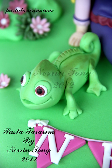 RAPUNZEL CAKE - NELIA BIRTHDAY