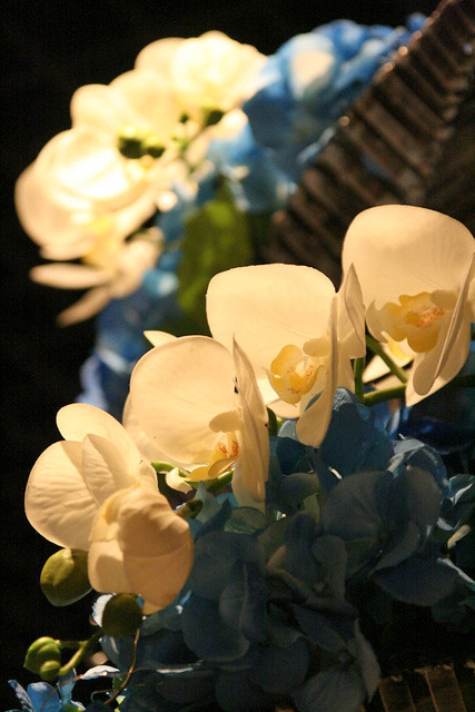 So many beautiful details, like these flower arrangements
