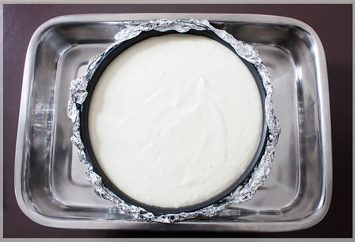 pour_cheesecake_filling