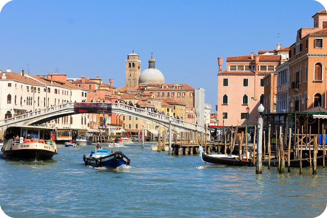 Venetsia by water