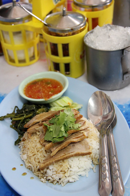 Khao na bpet paloe (rice and boiled duck ข้าวหน้าเป็ดพะโล้)