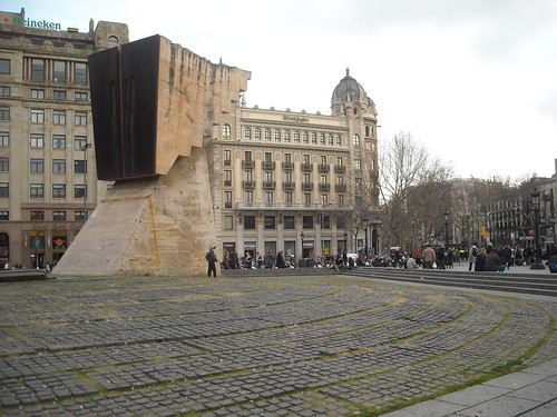 Cool architecture at Catalunya square