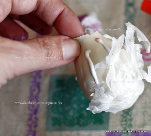 Manualidades con reciclaje: hacer mariposas fáciles con piel de ajos