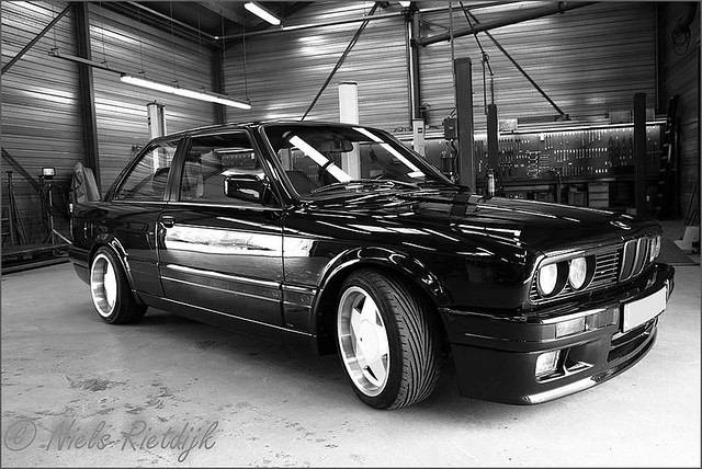 E30 black and white Marc's E30 BMW 325