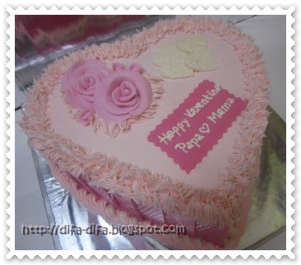 Love cake  by DiFa Cakes