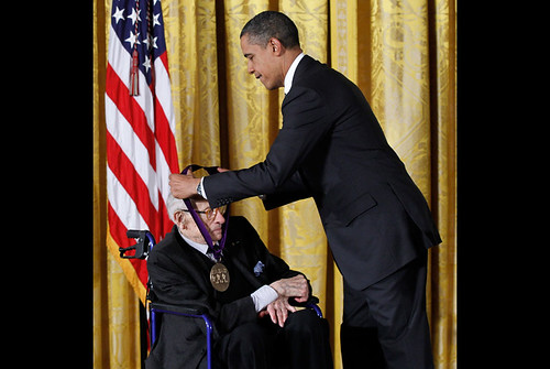 Obama gives medal