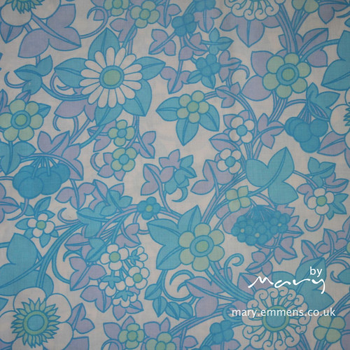 Vintage pillowcase - blue floral
