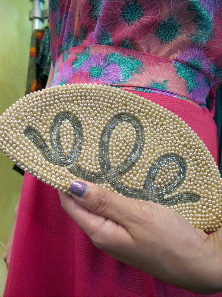 Lovely sequinned swirls on a 1940s-50s Czechoslovakian beaded faux pearl purse.
