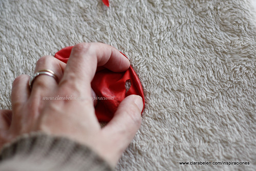 Manualidades para San Valentín: convertir un osito de peluche en un regalo para el día de los enamorados
