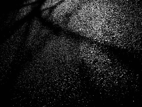 1000/748: 08 March 2012: Tarmac shadows by nmonckton