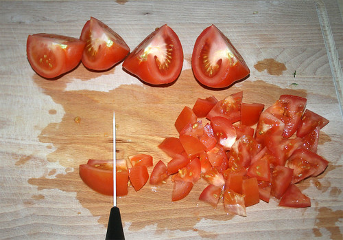 16 - Tomaten schneiden / Dice tomatoes